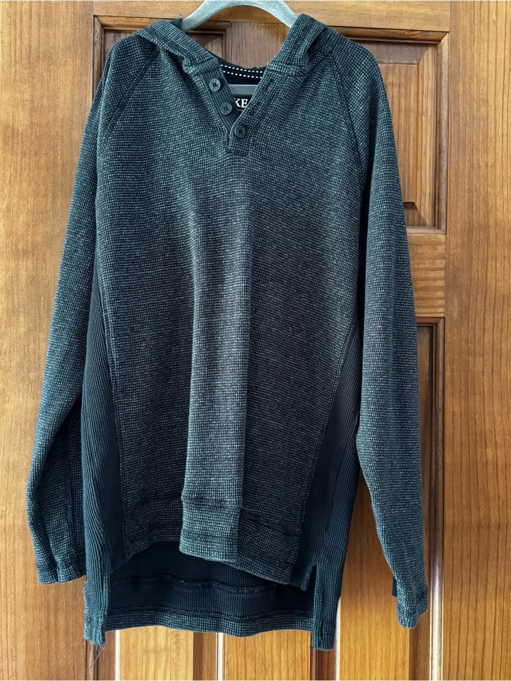 BKE Buckle Waffle Knit Hoodie Boys Large 14-16 Black Charcoal Hooded Henley